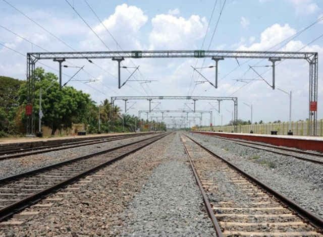 भागलपुर टू बांका : विद्युतीकरण को सीआरएस से मिली हरी झंडी, बढ़ेगी ट्रेनों की रफ्तार, होगी समय की बचत