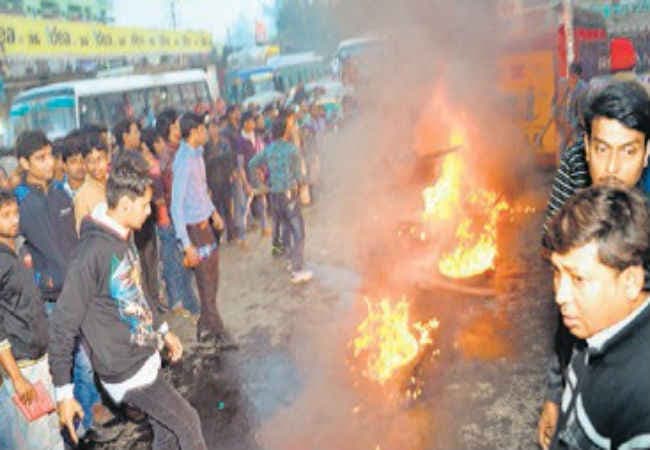 बिहार : कटिहार में दो व्यवसायियों से 10.70 लाख रुपये लूटे