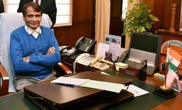 यात्री भाड़े को लेकर स्वतंत्र नियामक बनायेगा रेलवे