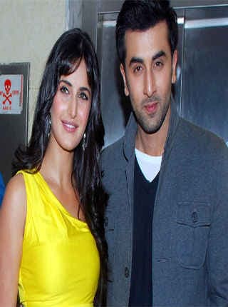 VIDEO : क्‍या रणबीर-कैटरीना को मिल गई फैमिली की स्‍वीकृति!