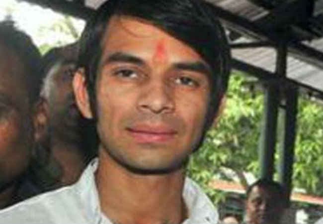 तेजप्रताप ने अस्पताल का किया औचक निरीक्षण