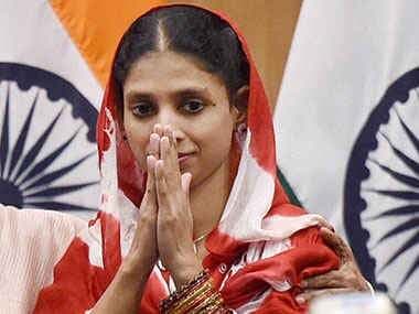 मूक-बधिर गीता को मिली नयी मां, बताया अपनी बेटी