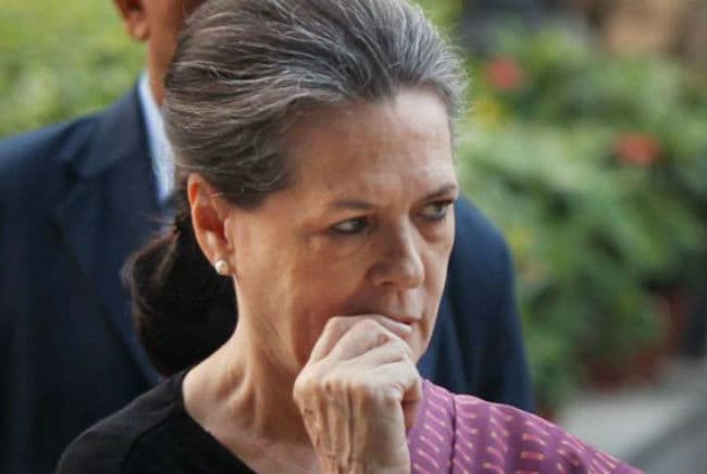 अमित शाह मामला : भाजपा ने माफी पर सोनिया की चुप्पी को लेकर उठाये सवाल