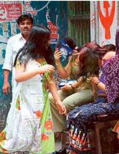 यौनकर्मियों को एड्स संक्रमण से बचाने के लिए सोनागाछी में होगी नयी शुरुआत