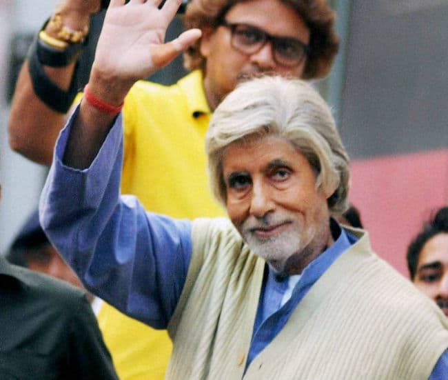 B-Town के सितारों ने भी दी प्रशंसकों को बधाई...