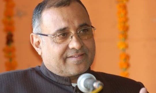 भाजपा नेताओं ने की राज्यपाल से मुलाकात, कहा - गंठबंधन की सरकार में वक्त लगेगा