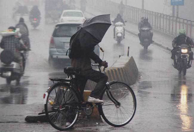 आज रहेगा कुहासा बारिश से बढ़ेगी ठंड