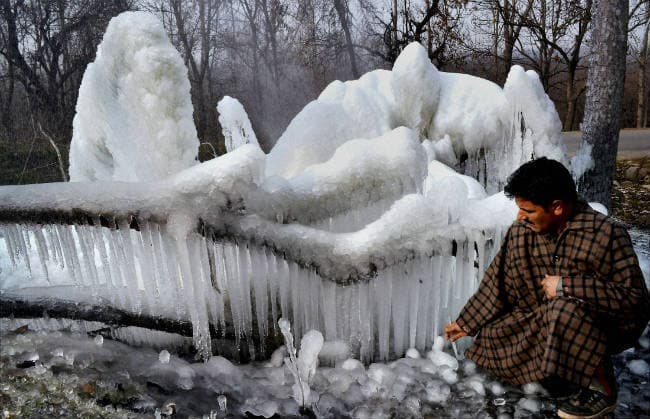 पूरे देश में कड़कड़ाती ठंड, लेह में शून्‍य से 17 डिग्री नीचे पहुंचा पारा