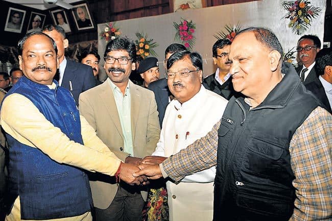 स्टीफन बने प्रोटेम स्पीकर, राज्यपाल ने दिलायी शपथ