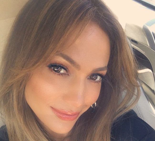 जेनिफर लोपेज ने बदला कानूनी तौर पर अपना नाम, फिर हुई ''जेनिफर लोपेज''