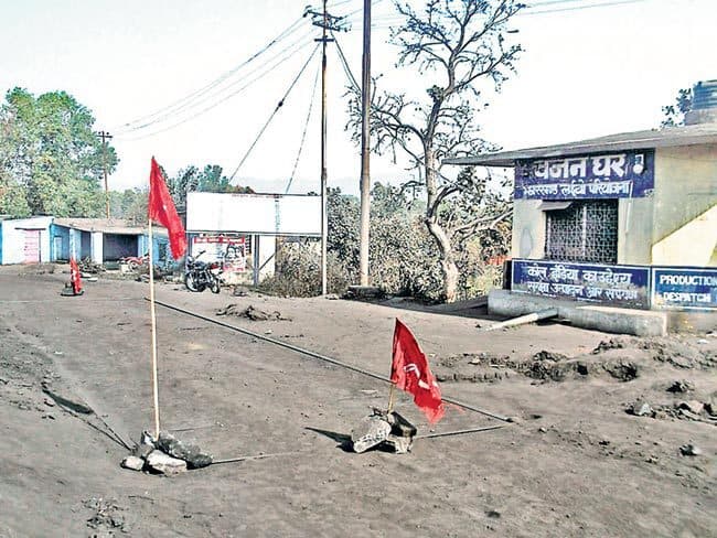 कोल इंडिया में हड़ताल जारी, बातचीत बेनतीजा, कोयला ढुलाई ठप