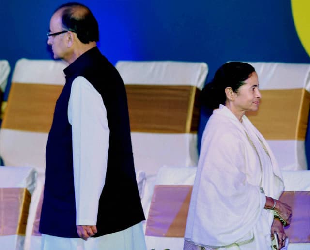 चिटफंड घोटाले से परेशान तृणमूल कांग्रेस वामपंथ का नया चेहरा है : अरुण जेटली