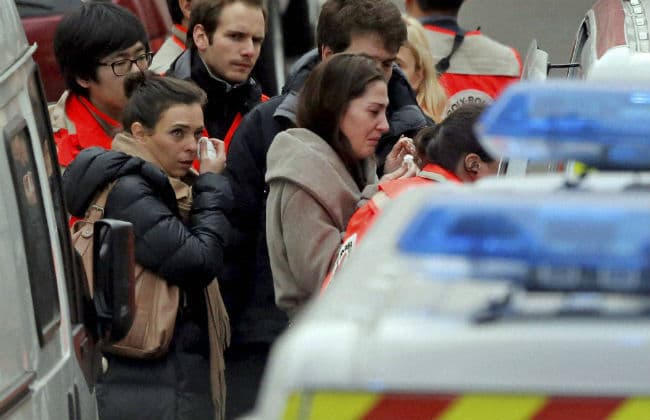 पेरिस हमला : सात को हिरासत में लिया गया, एक ने किया आत्‍मसमर्पण