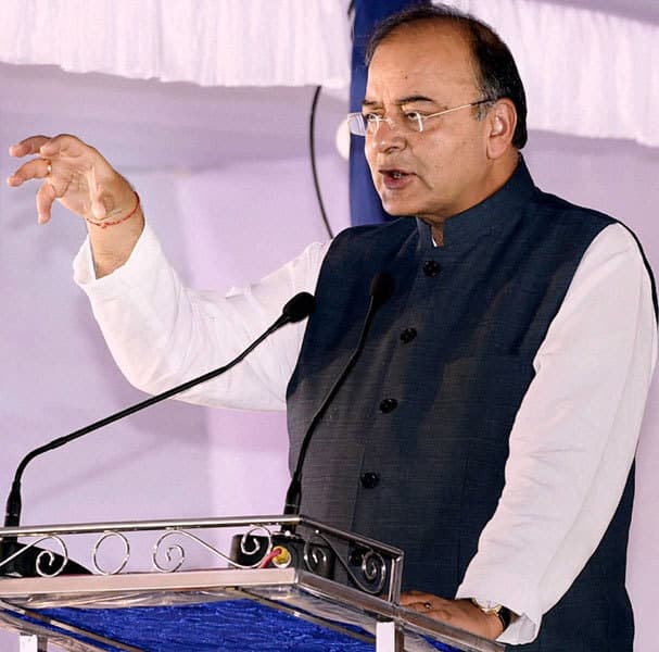 मार्च अंत तक एक से अधिक कंपनियों में विनिवेश पर विचार कर रही है सरकार : अरुण जेटली