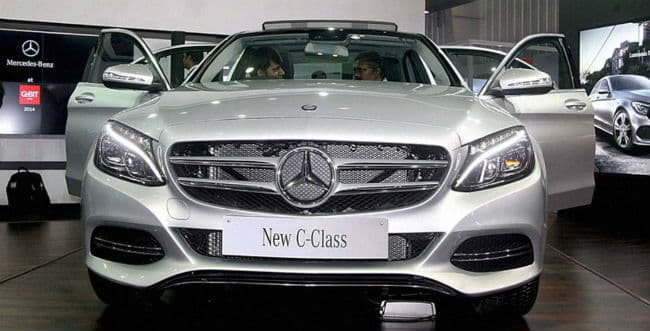 अब और भी महंगी होगी मर्सीडीज की सवारी, 4 फीसदी तक बढ़ेंगे कारों के दाम