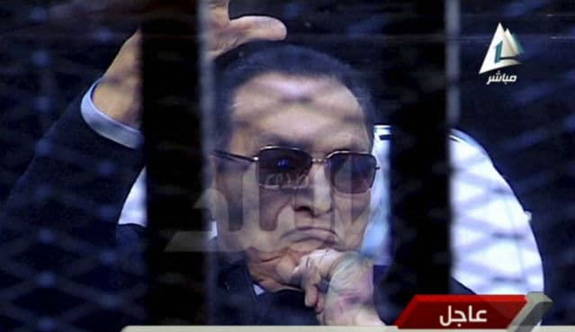 भ्रष्टाचार के मामले में मुबारक की जेल की सजा  मिस्र की अदालत ने पलटी