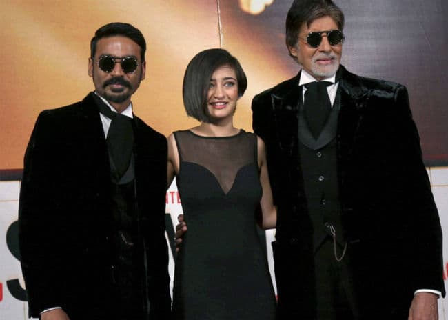 ''शमिताभ''  के लिए गुजरात पहुंचे अमिताभ...