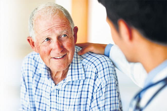 लगातार खड़े रहने से होता है स्टैसिस डर्मेटाइटिस