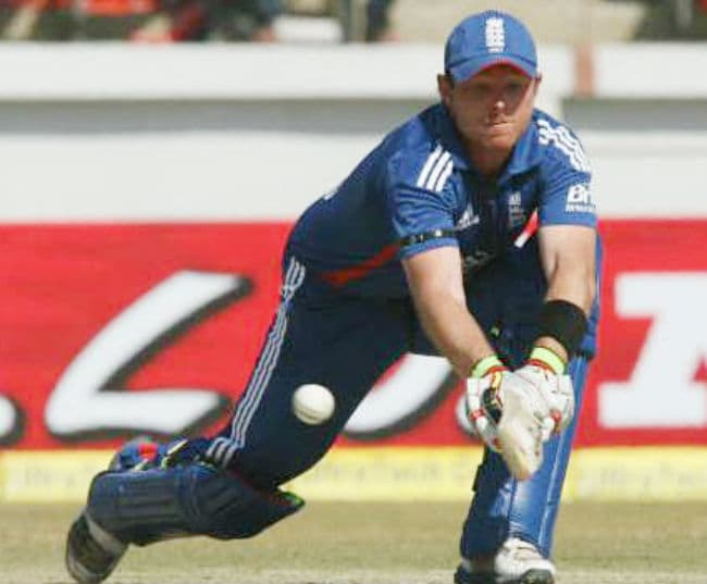 इयान बेल की विस्‍फोटक बल्‍लेबाजी, 145 गेंदों में ठोके 187 रन