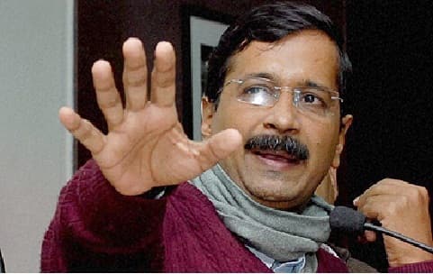 केजरीवाल ने साधा किरण और शाजिया पर निशाना