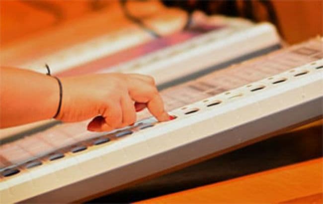 दिल्ली विस चुनाव : 13 उम्मीदवारों ने नामांकन पत्र दाखिल किया