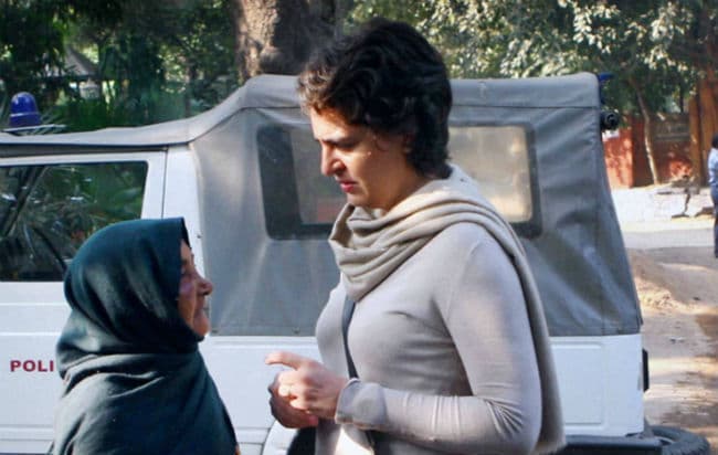 बेजार कांग्रेस में जान फूंकने में जुटी प्रियंका