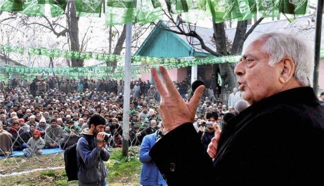 जम्मू कश्मीर मे राजनीतिक गतिरोध जारी, मुफ्ती सईद ने की राज्यपाल से मुलाकात