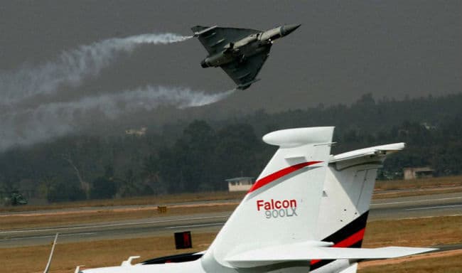 आखिरकार 32 साल बाद देश को मिल ही गया अपना लड़ाकू विमान ''तेजस''