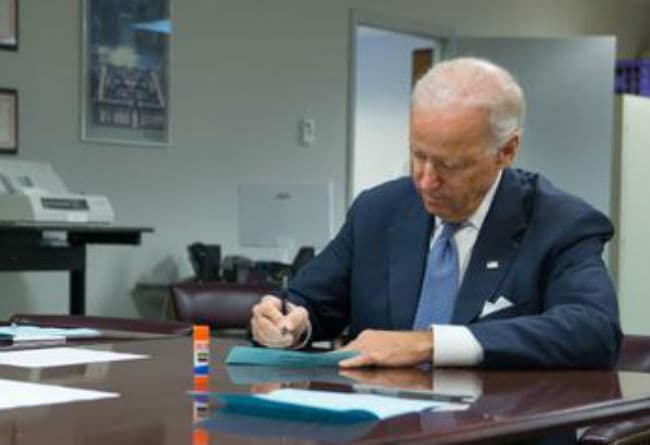 अमेरिका में पहले दिन मॉल पर और दूसरे दिन उपराष्ट्रपति बाइडेन के घर पर हुई गोलीबारी