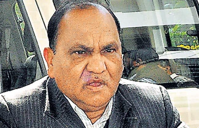 कमाई के चक्कर में रोकी सॉफ्टवेयर की खरीदारी!