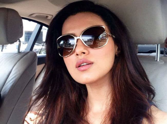 बिग बॉस हल्‍ला बोल : जानिये सना खान ने क्‍या कहा करिश्‍मा-उपेन के ''रिश्‍ते'' के बारे में...