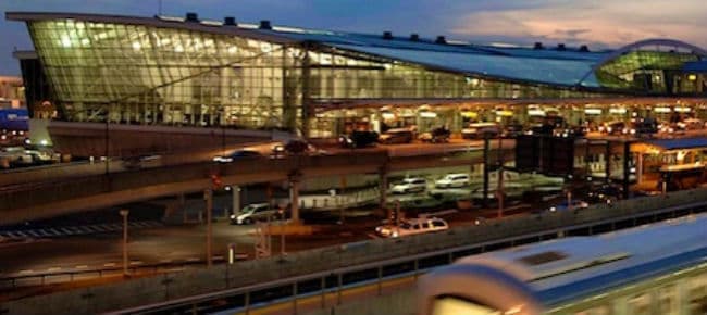 न्यूयॉर्क के कैनेडी हवाई अड्डे पर बम की अफवाह, यात्री विमान की हुई जांच