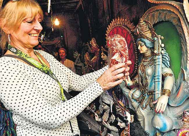 वर दे वीणा वादिनी वर दे..,मां सरस्वती की पूजा आज
