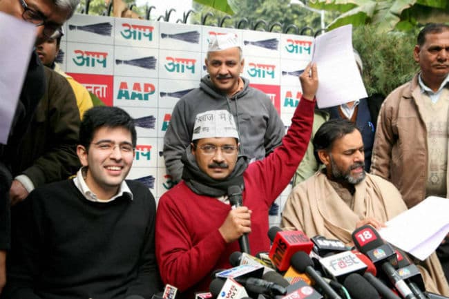 मोदी लहर पर भारी पड़ते केजरीवाल के 49 दिन!