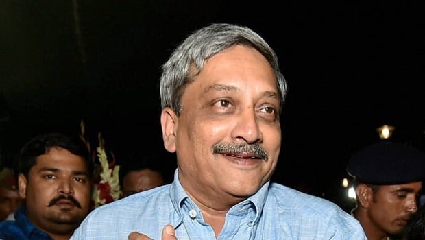 विवादास्पद ''डीप असेस्ट्स'' टिप्पणी के बाद पर्रिकर ने साधी चुप्पी