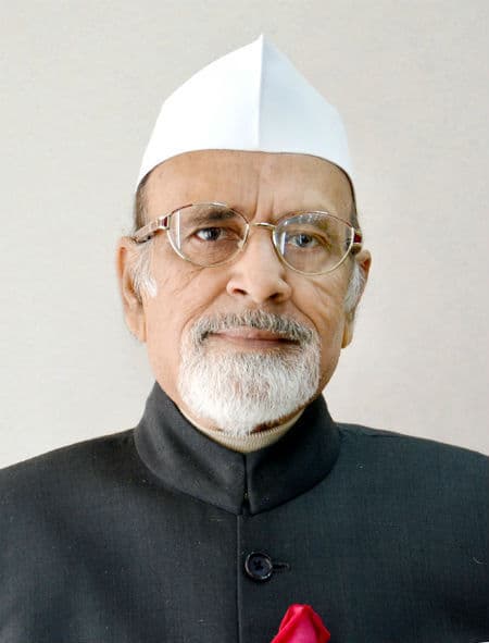 झंडोत्तोलन के बाद बोले राज्यपाल, आतंकवाद एवं उग्रवाद विकास में मुख्य बाधाएं