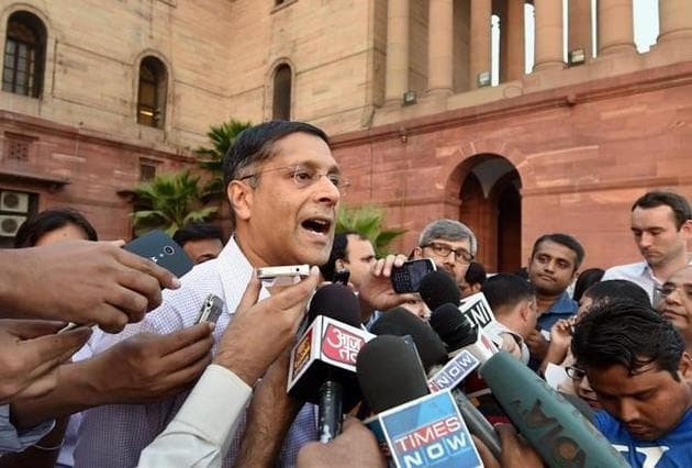 आरबीआई नीतिगत दरें और घटा सकता है : अरविंद सुब्रमणियन