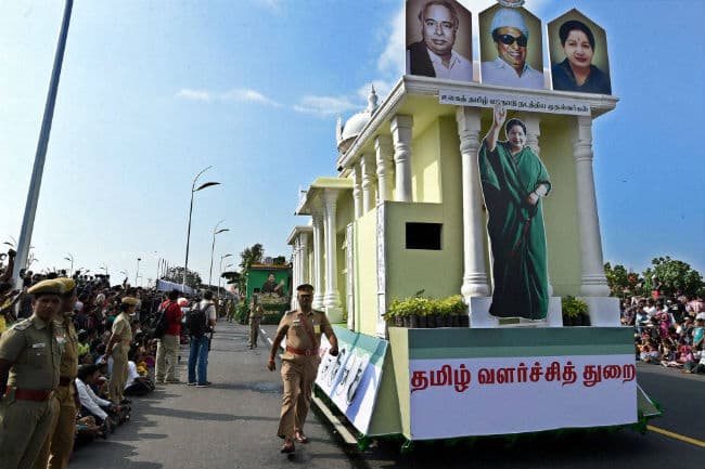 गणतंत्र दिवस की परेड झांकी में जयललिता के चित्र को लेकर विवाद
