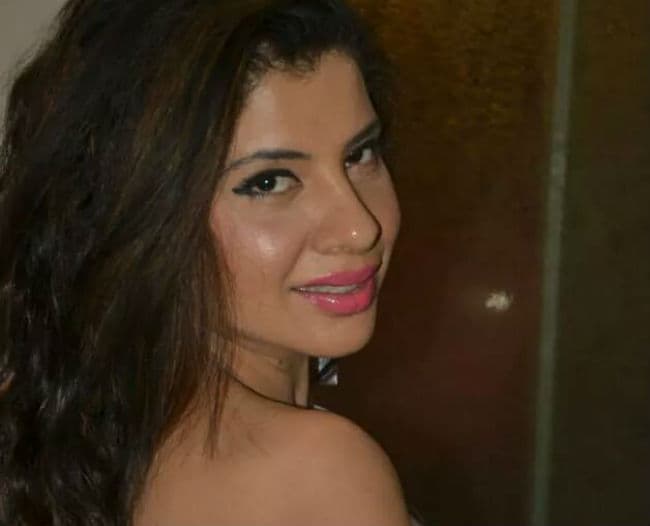 बिग बॉस हल्‍ला बोल : शो से बाहर हुई ''Drama Queen'' संभावना सेठ...