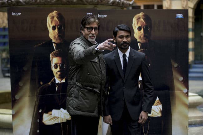 पुरानी यादों में खोये बिग बी, गाया ''कभी-कभी मेरे दिल में...''