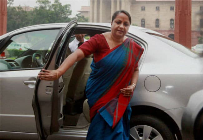 हटाये जाने के बाद सुजाता सिंह का पहला बयान, जल्दी सेवानिवृत्ति मांगी थी