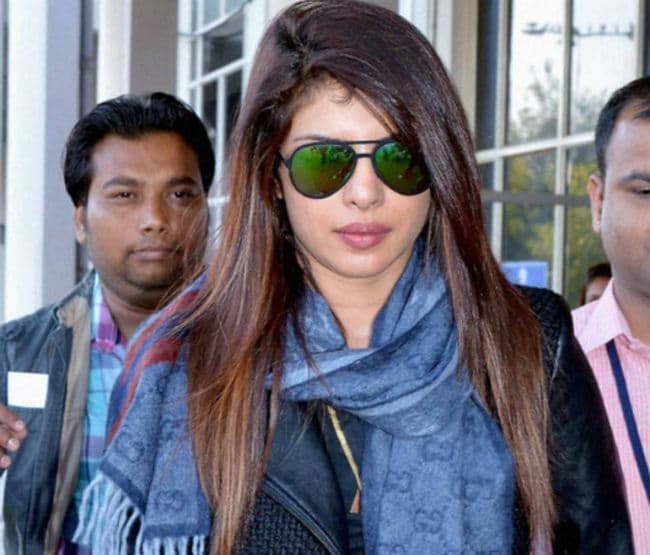 निर्माता नहीं बन पाई PC, ''मैडमजी'' की शूटिंग रोकी...