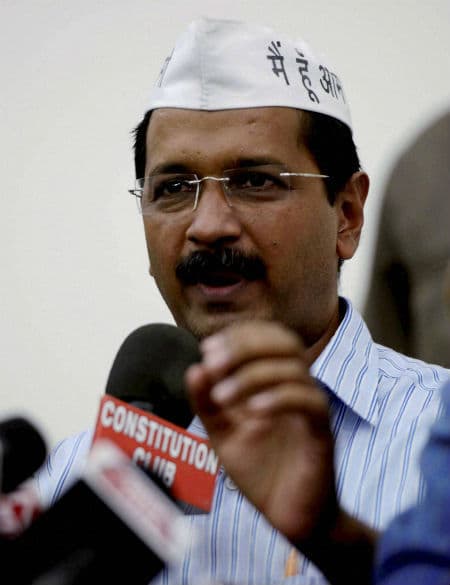 केजरीवाल को इलेक्ट्रानिक वोटिंग मशीनों से छेडछाड की आशंका, बूथों के बाहर चाहते हैं बैनर लगाना