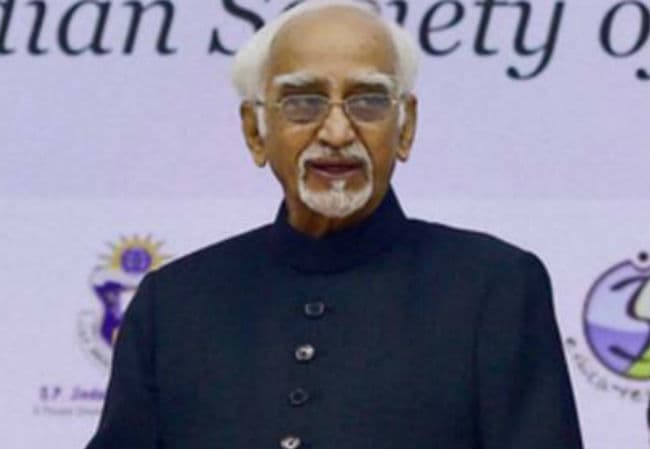 आर्थिक वृद्धि के बावजूद गरीबी, अशिक्षा प्रमुख समस्याएं : हामिद अंसारी