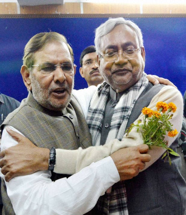 जदयू के 111 विधायकों में 97 व 41 एमएलसी में 37 शरद यादव की बुलायी बैठक में हुए शामिल