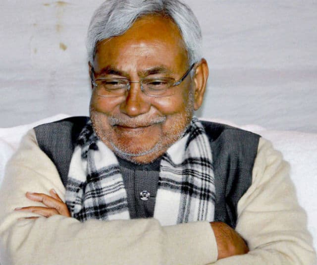 20 मंत्रियों का इस्तीफा मंजूर, कल सरकार बनाने का दावा करने को लेकर राज्यपाल से मिलेंगे नीतीश