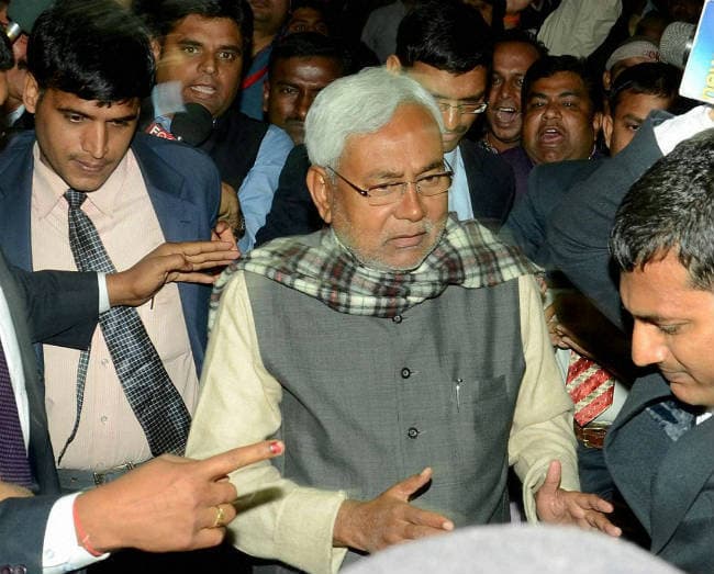 नीतीश कुमार ने कहा, दिल्ली में लिखी गयी पटकथा पर काम कर रहे हैं बिहार के राज्यपाल