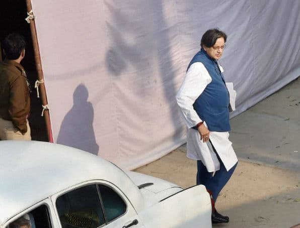 सुनंदा पुष्‍कर मर्डर केस में शशि थरुर से फिर पूछताछ करेगी SIT