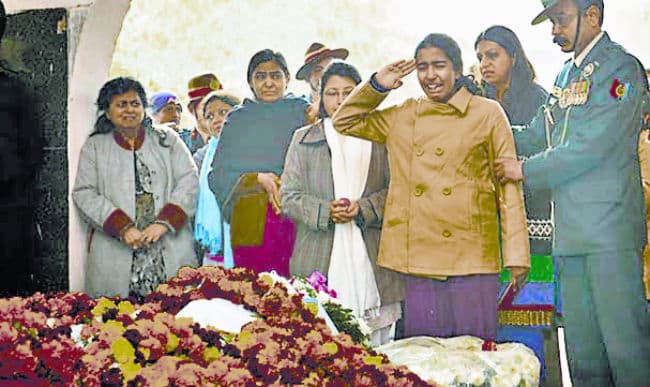 शहीद की बेटी और हमारा देश-समाज