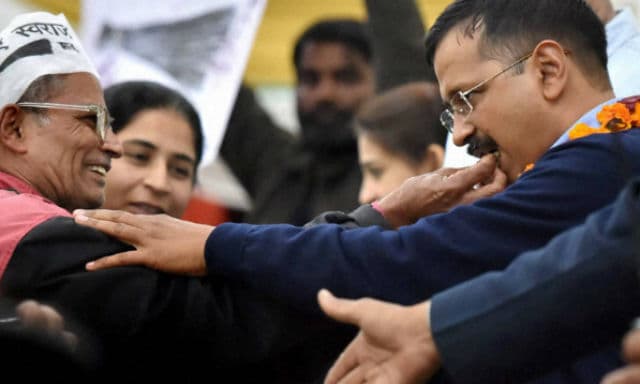केजरीवाल से प्रेरित आईआईिटयन कर रहे राजनीति में करियर बनाने पर विचार